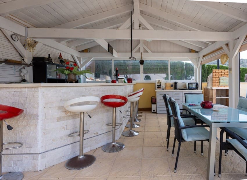 Finca/Casa Rural de 4 habitaciones en La Zarza en venta con piscina - 385.000 € (Ref: 9911931)