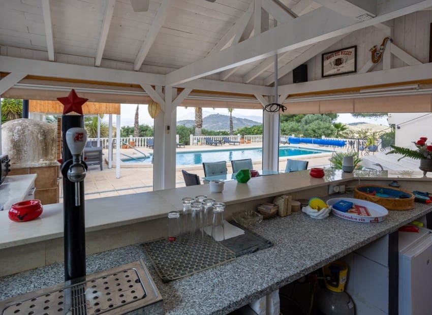 Finca/Casa Rural de 4 habitaciones en La Zarza en venta con piscina - 385.000 € (Ref: 9911931)
