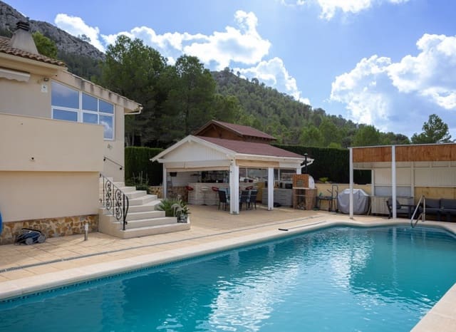 Chalet de 4 habitaciones en La Zarza, Jumilla en venta con piscina garaje - 385.000 € (Ref: 9911931)