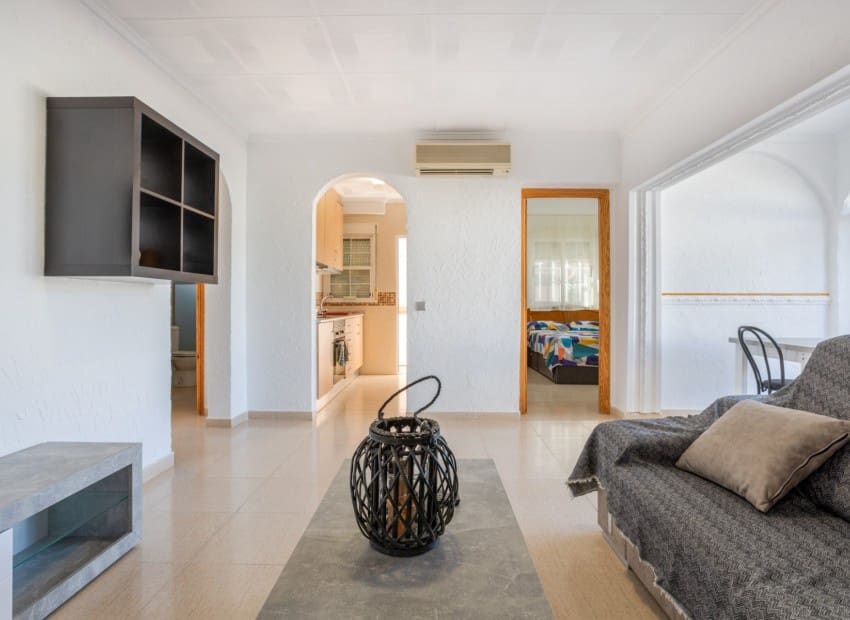 3 sypialnia Willa na sprzedaż w Torrevieja z basenem - 330 000 € (Ref: 9911933)
