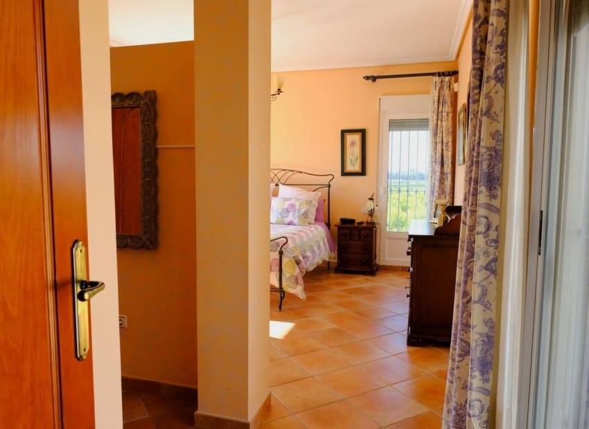 4 Zimmer Finca/Landgut zu verkaufen in Orihuela mit Pool - 675.000 € (Ref: 9911936)