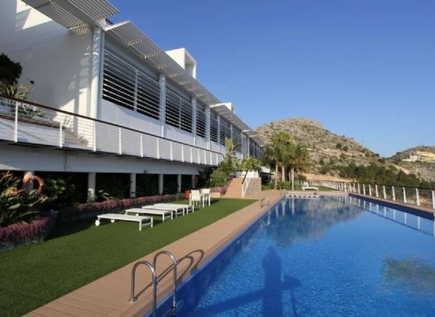 3 bedroom Apartment for sale in Altea with pool garage - € 1,290,000 (Ref: 9932339)