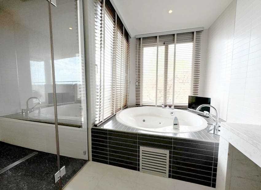 3 bedroom Apartment for sale in Altea with pool garage - € 1,290,000 (Ref: 9932339)