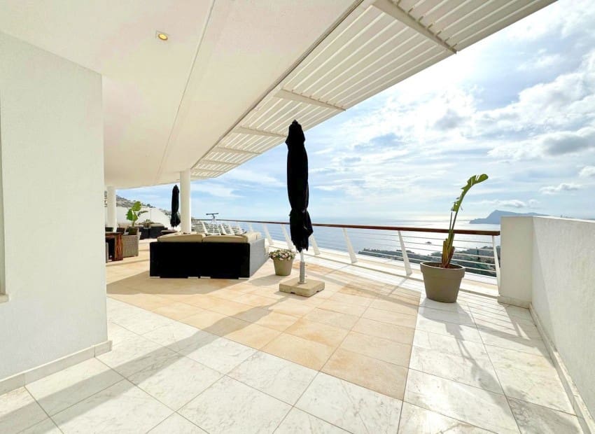 3 bedroom Apartment for sale in Altea with pool garage - € 1,290,000 (Ref: 9932339)