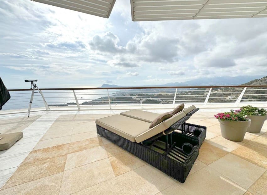 3 bedroom Apartment for sale in Altea with pool garage - € 1,290,000 (Ref: 9932339)