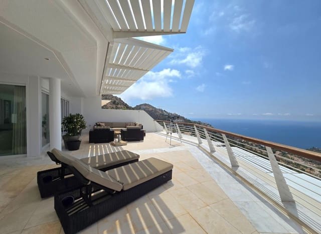 Apartamento de 3 habitaciones en Altea en venta con piscina garaje - 1.290.000 € (Ref: 9932339)