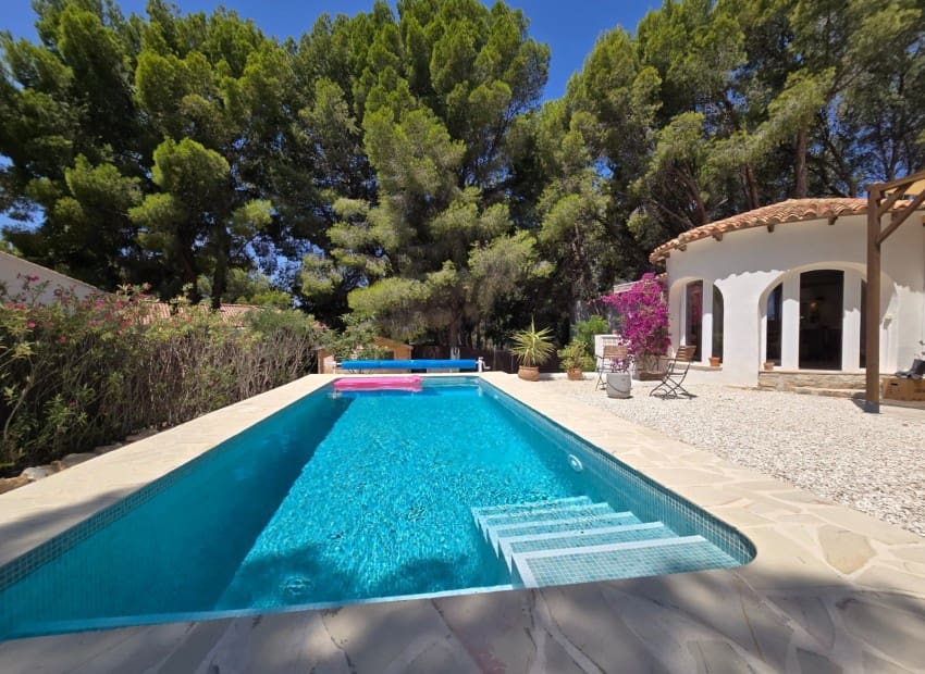 2 bedroom Villa for holiday rental in Altea la Vella with pool garage - € 1,375 (Ref: 9935178)