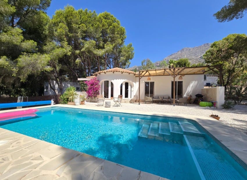 2 bedroom Villa for holiday rental in Altea la Vella with pool garage - € 1,375 (Ref: 9935178)