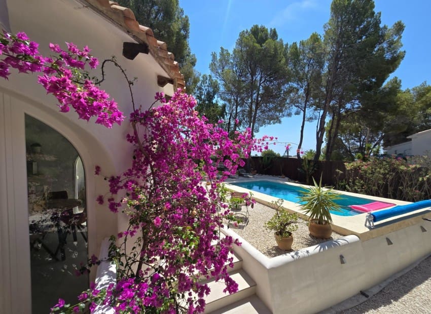 2 bedroom Villa for holiday rental in Altea la Vella with pool garage - € 1,375 (Ref: 9935178)