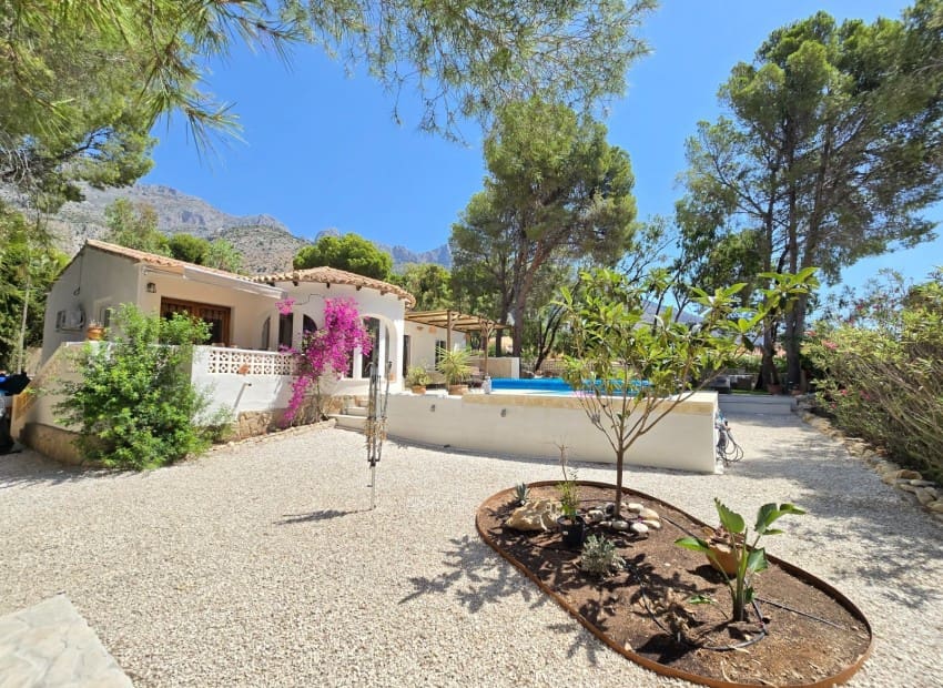 2 bedroom Villa for holiday rental in Altea la Vella with pool garage - € 1,375 (Ref: 9935178)