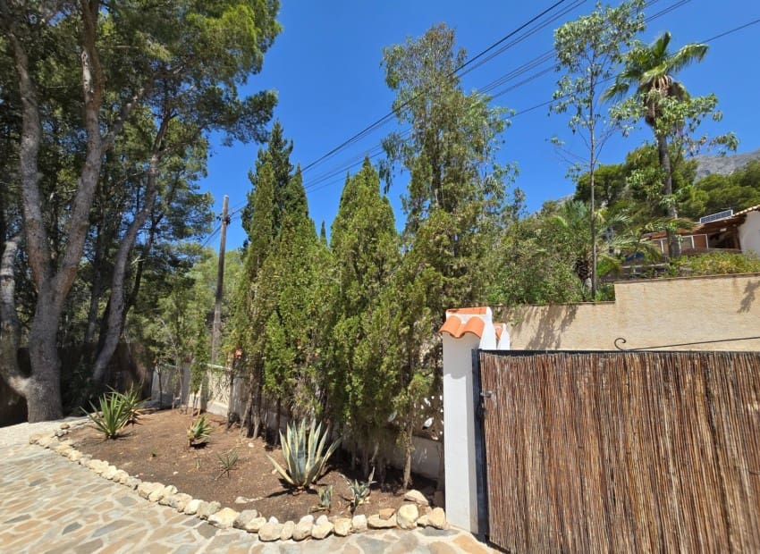 2 bedroom Villa for holiday rental in Altea la Vella with pool garage - € 1,375 (Ref: 9935178)