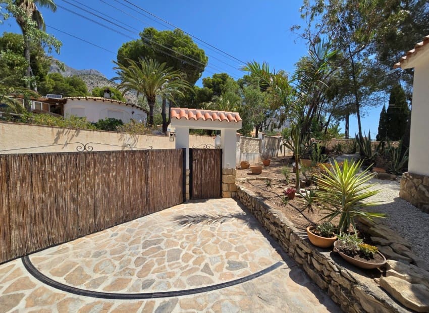 2 bedroom Villa for holiday rental in Altea la Vella with pool garage - € 1,375 (Ref: 9935178)