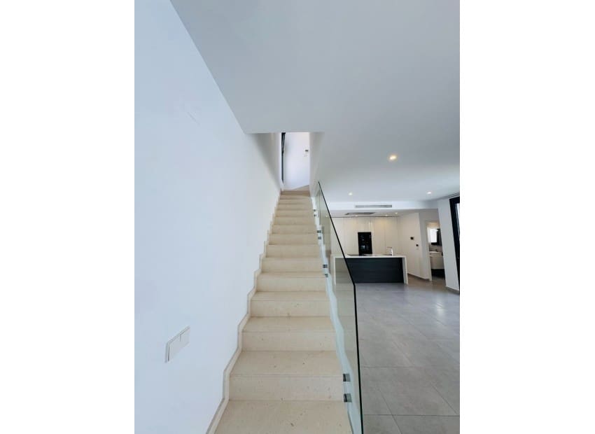 3 slaapkamer Villa te koop in Lo Pagan met zwembad - € 550.000 (Ref: 9950484)