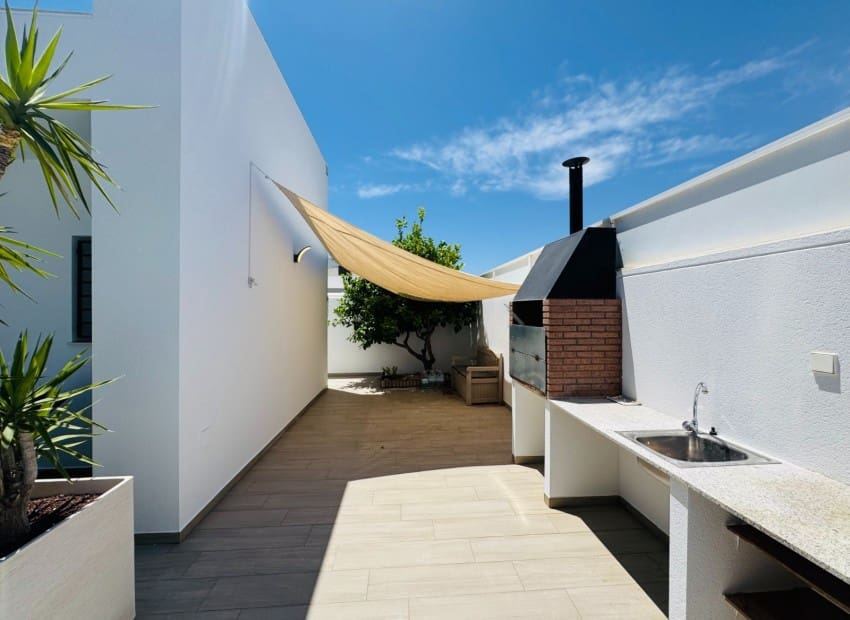 3 slaapkamer Villa te koop in Lo Pagan met zwembad - € 550.000 (Ref: 9950484)