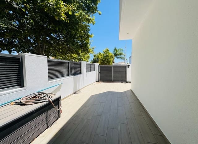 3 bedroom Villa for sale in Lo Pagan, San Pedro del Pinatar with pool - € 550,000 (Ref: 9950484)