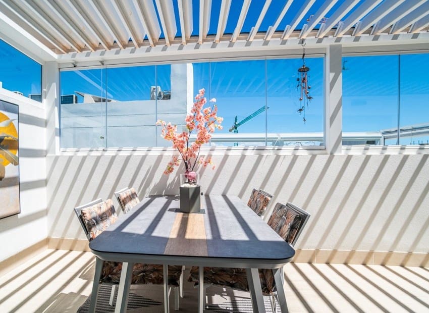 3 soveværelse Lejlighed til salg i Torrevieja med swimmingpool garage - € 349.000 (Ref: 9950603)