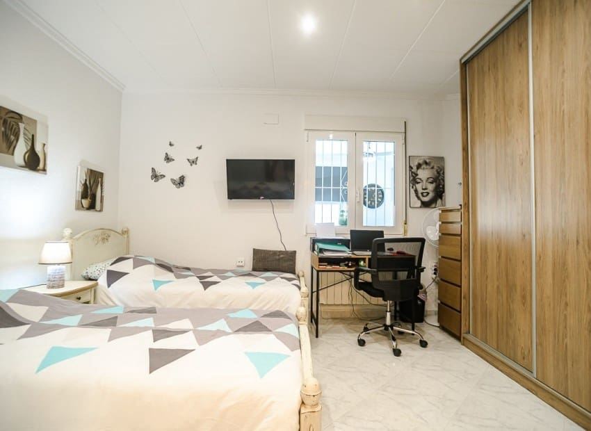 3 Zimmer Villa zu verkaufen in La Marina mit Pool Garage - 540.000 € (Ref: 9950604)