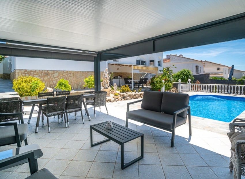 3 Zimmer Villa zu verkaufen in La Marina mit Pool Garage - 540.000 € (Ref: 9950604)