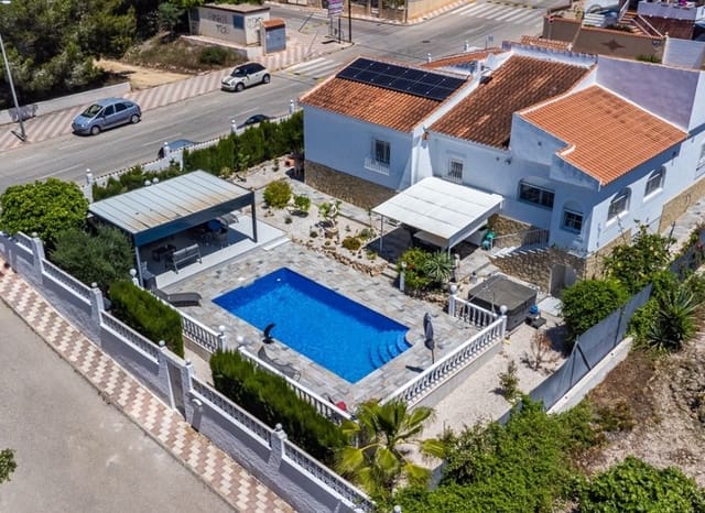 3 soverom Villa til salgs i La Marina, Elche / Elx med svømmebasseng garasje - € 525 000 (Ref: 9950604)