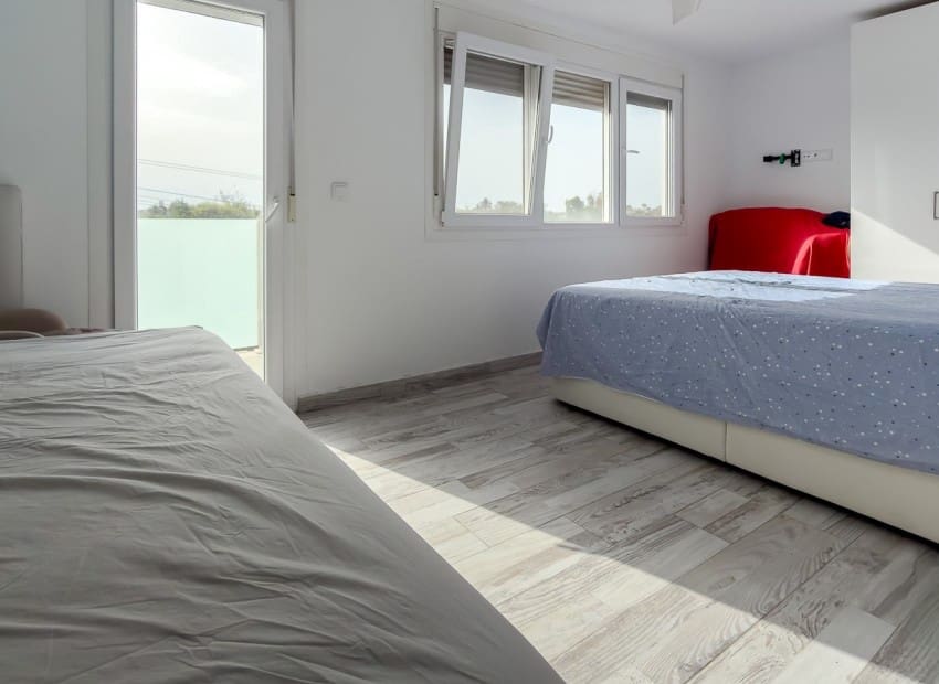2 soverom Villa til salgs i Torrevieja med svømmebasseng - € 465 000 (Ref: 9950605)