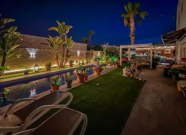 2 slaapkamer Villa te koop in Parque Acuático - Sector 25, Torrevieja met zwembad - € 465.000 (Ref: 9950605)