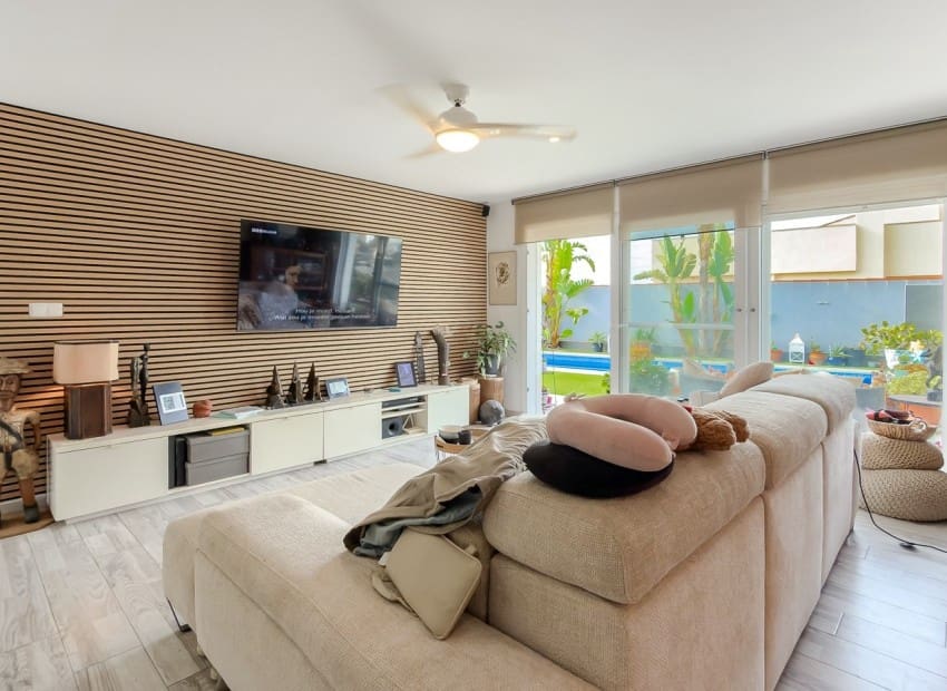 2 soverom Villa til salgs i Torrevieja med svømmebasseng - € 465 000 (Ref: 9950605)