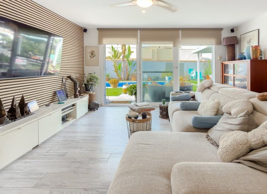 2 soverom Villa til salgs i Torrevieja med svømmebasseng - € 465 000 (Ref: 9950605)