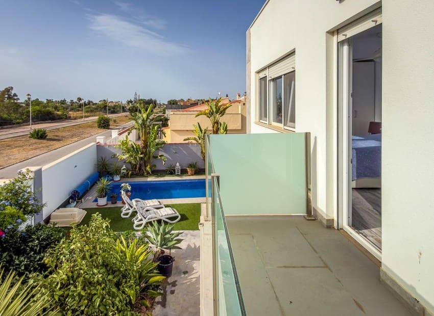 2 soverom Villa til salgs i Torrevieja med svømmebasseng - € 465 000 (Ref: 9950605)