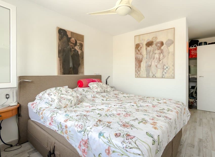 2 soverom Villa til salgs i Torrevieja med svømmebasseng - € 465 000 (Ref: 9950605)