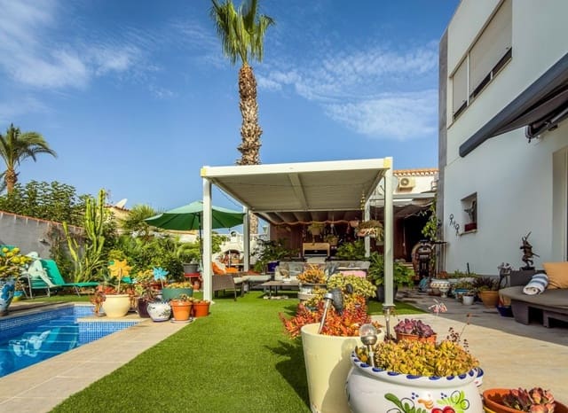 2 slaapkamer Villa te koop in Parque Acuático - Sector 25, Torrevieja met zwembad - € 465.000 (Ref: 9950605)
