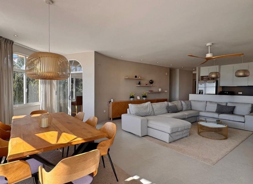 4 sypialnia Willa na sprzedaż w El Campello z basenem garażem - 1 195 000 € (Ref: 9950606)