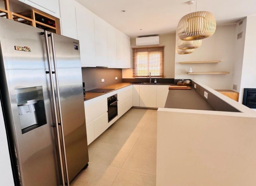 4 sypialnia Willa na sprzedaż w El Campello z basenem garażem - 1 195 000 € (Ref: 9950606)