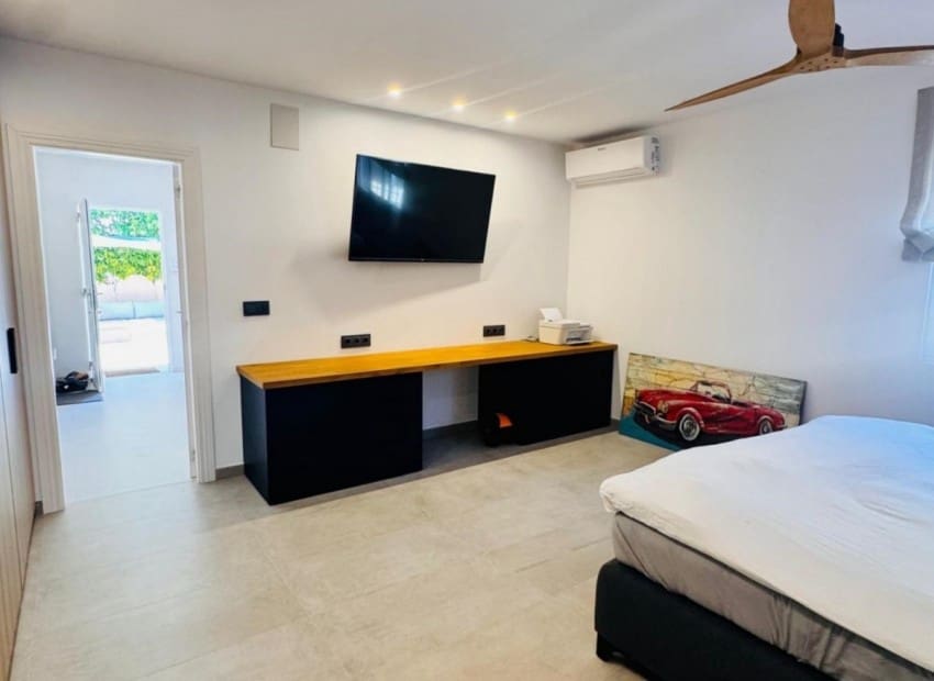 4 sypialnia Willa na sprzedaż w El Campello z basenem garażem - 1 195 000 € (Ref: 9950606)