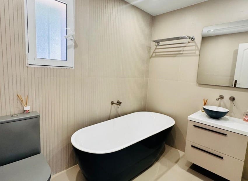 4 sypialnia Willa na sprzedaż w El Campello z basenem garażem - 1 195 000 € (Ref: 9950606)