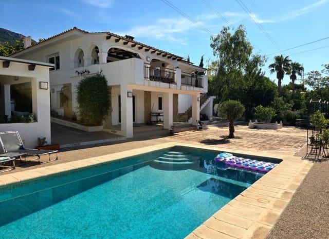5 sypialnia Willa na sprzedaż w Altea z basenem garażem - 1 050 000 € (Ref: 9950607)
