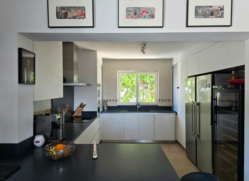 5 sypialnia Willa na sprzedaż w Altea z basenem garażem - 1 050 000 € (Ref: 9950607)