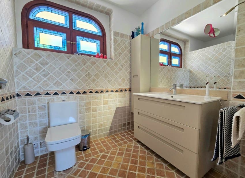 5 sypialnia Willa na sprzedaż w Altea z basenem garażem - 1 050 000 € (Ref: 9950607)