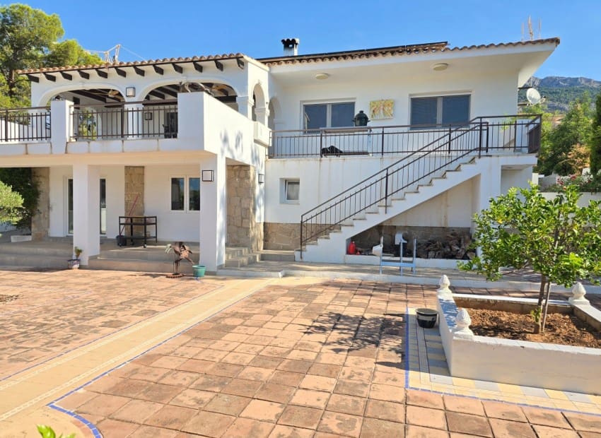 5 sypialnia Willa na sprzedaż w Altea z basenem garażem - 1 050 000 € (Ref: 9950607)