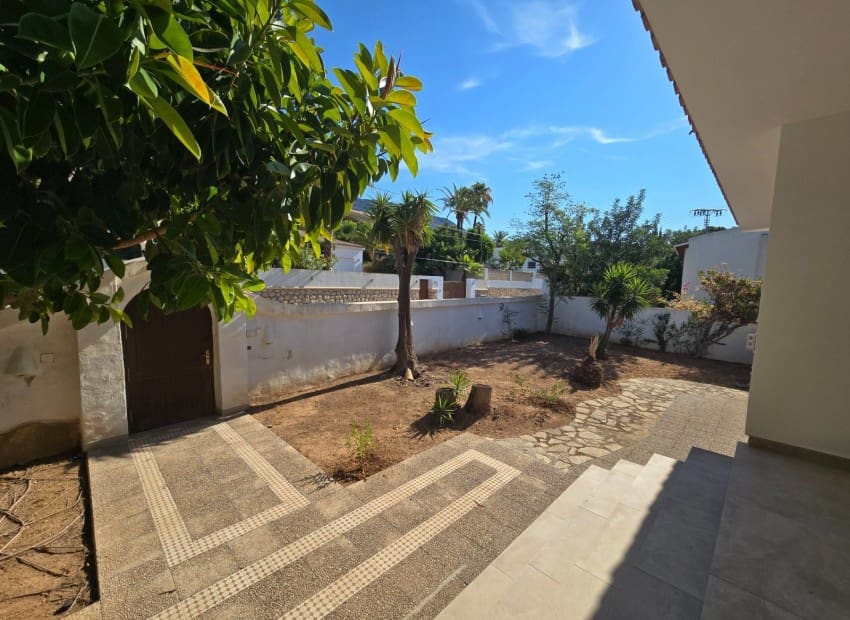 5 sypialnia Willa na sprzedaż w Altea z basenem garażem - 1 050 000 € (Ref: 9950607)