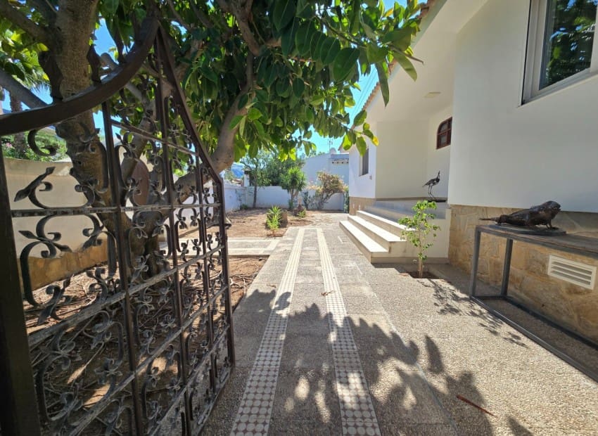 5 sypialnia Willa na sprzedaż w Altea z basenem garażem - 1 050 000 € (Ref: 9950607)