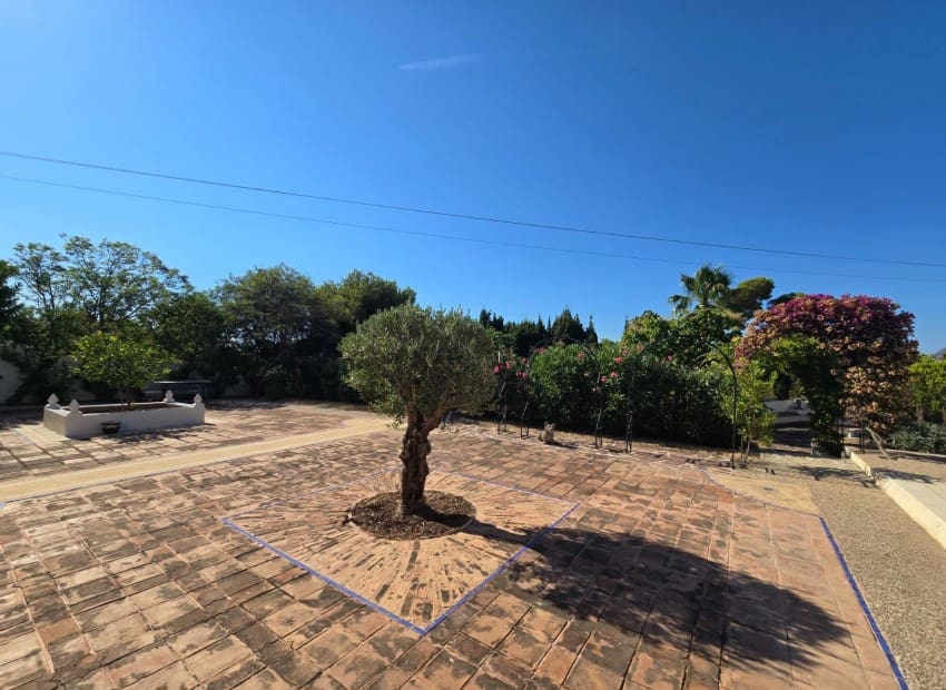 5 sypialnia Willa na sprzedaż w Altea z basenem garażem - 1 050 000 € (Ref: 9950607)