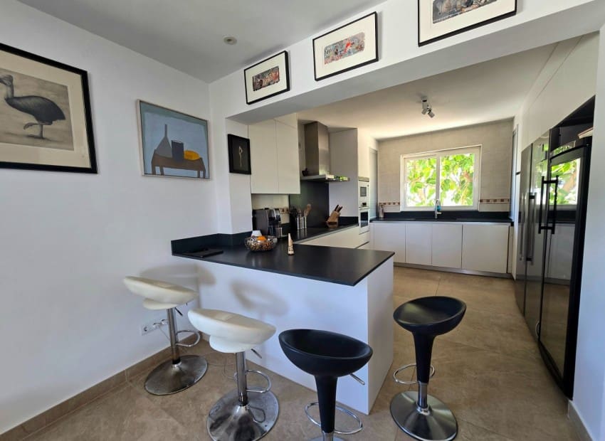 5 sypialnia Willa na sprzedaż w Altea z basenem garażem - 1 050 000 € (Ref: 9950607)