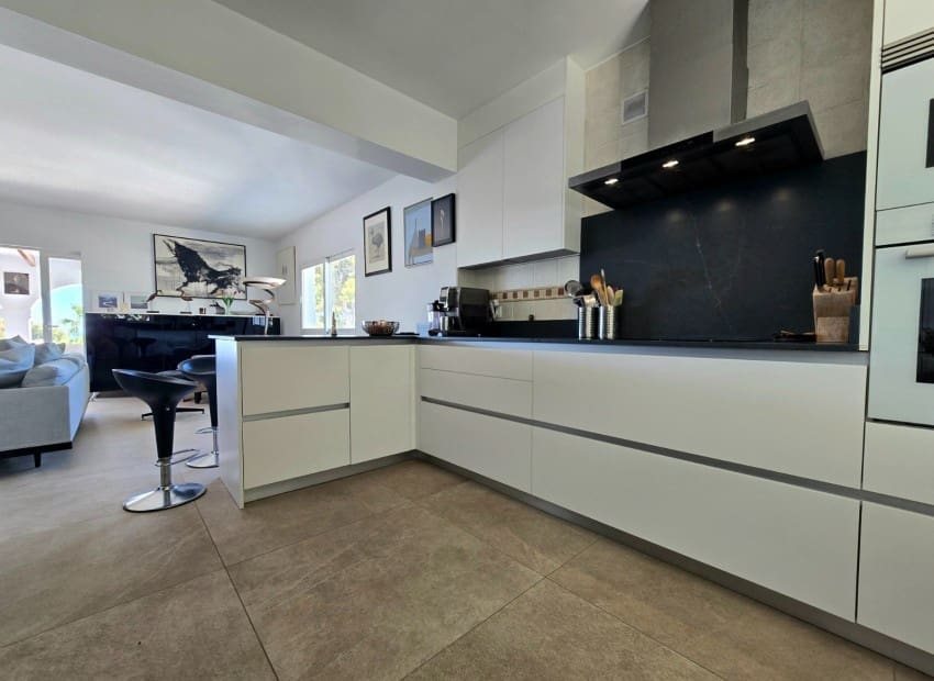 5 sypialnia Willa na sprzedaż w Altea z basenem garażem - 1 050 000 € (Ref: 9950607)
