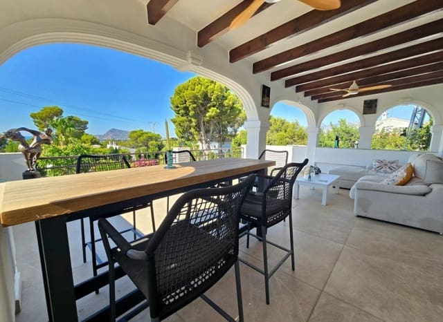 5 sypialnia Willa na sprzedaż w Altea z basenem garażem - 1 050 000 € (Ref: 9950607)