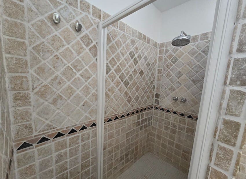 5 sypialnia Willa na sprzedaż w Altea z basenem garażem - 1 050 000 € (Ref: 9950607)