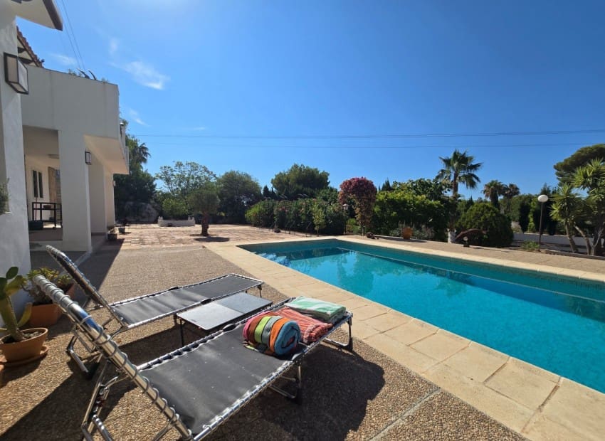 5 sypialnia Willa na sprzedaż w Altea z basenem garażem - 1 050 000 € (Ref: 9950607)
