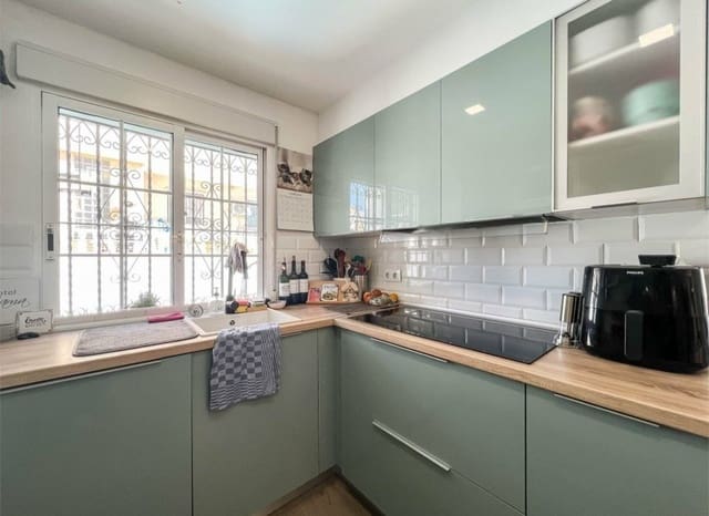 2 makuuhuone Huvila myytävänä paikassa Villamartin, Orihuela mukana uima-altaan - 269 000 € (Ref: 9950609)