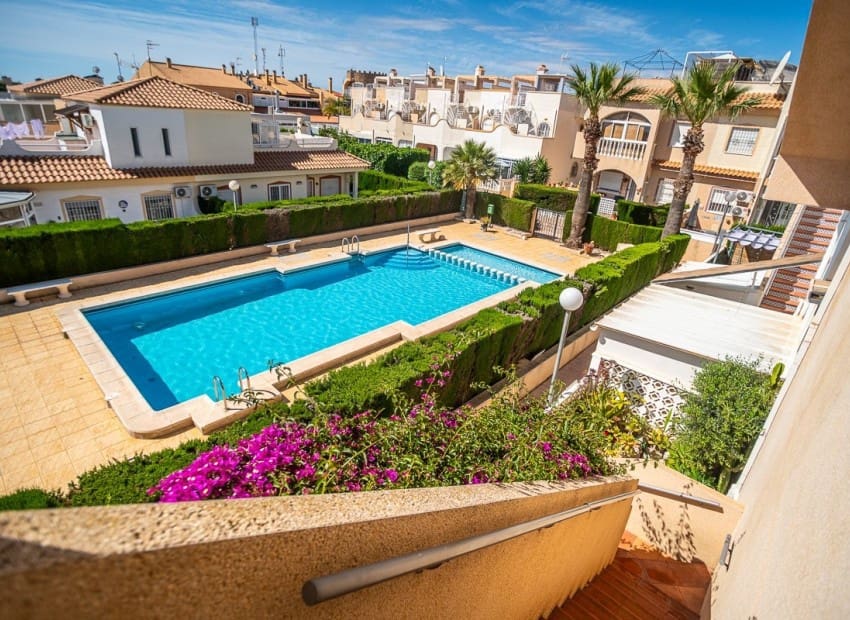 4 chambre Penthouse à vendre à Alicante ville avec piscine - 249 500 € (Ref: 9950719)