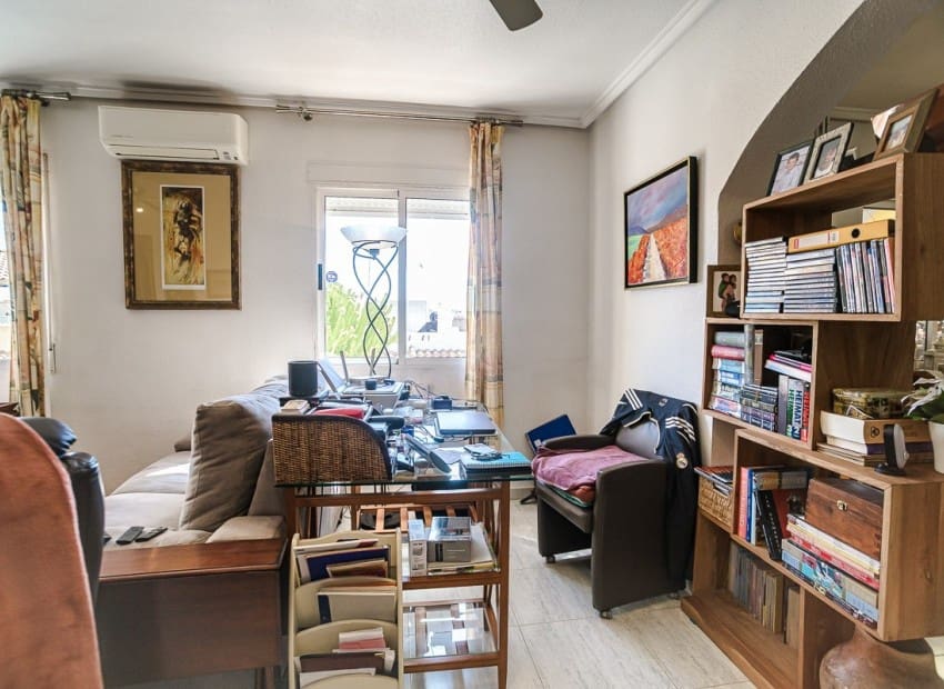 4 chambre Penthouse à vendre à Alicante ville avec piscine - 249 500 € (Ref: 9950719)