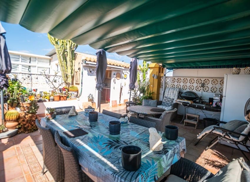4 chambre Penthouse à vendre à Alicante ville avec piscine - 249 500 € (Ref: 9950719)